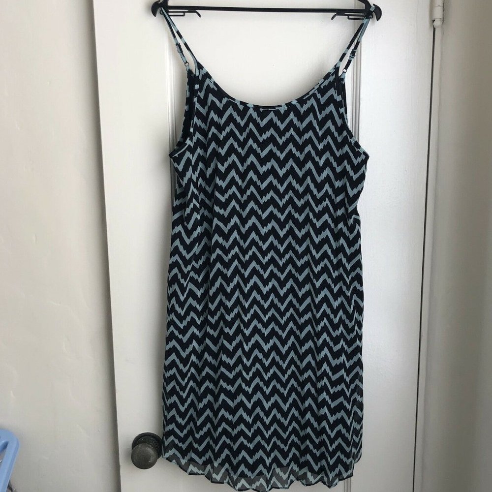 Great Condition BCBGeneration Mint Green Zig Zag Print Slip On Mini Dress S